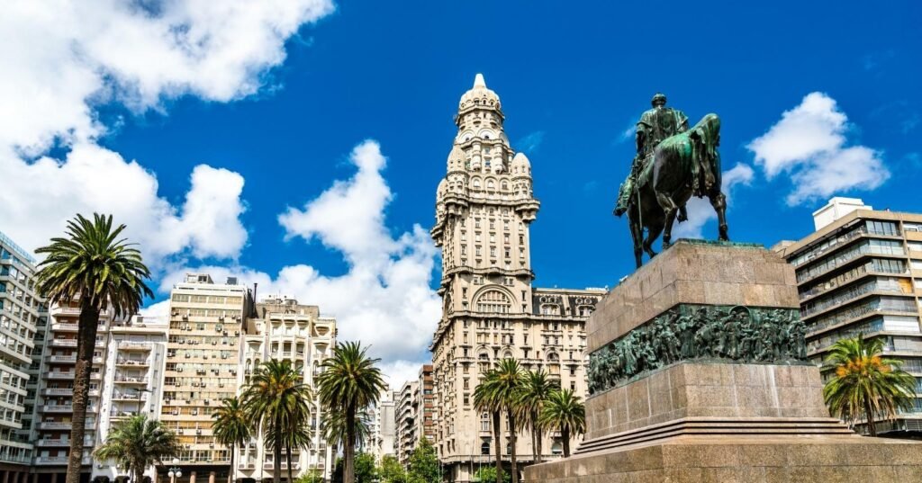 uruguai:-passagens-aereas-para-montevideu-a-partir-de-r$-959-ida-e-volta